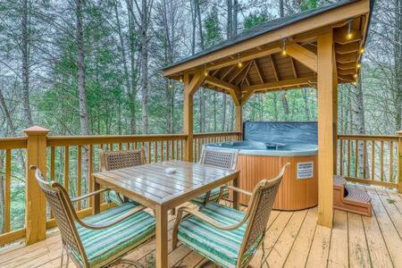 Villa The Great Escape - Min From Parkway With Hot Tub Gatlinburg Exterior foto